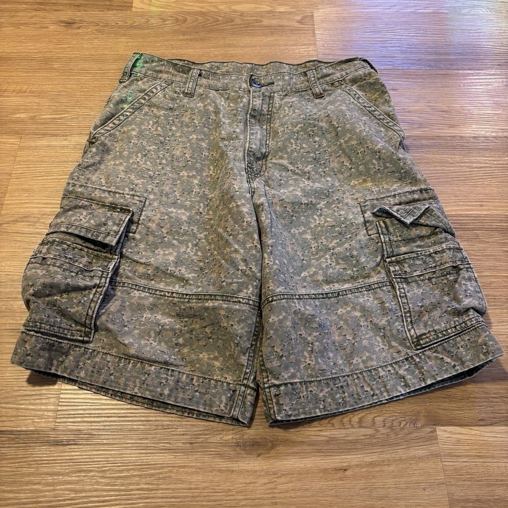 Levis Camo Cargo Shorts Men's 32 Digital Camouflage Utility Outdoors Pockets EUC
